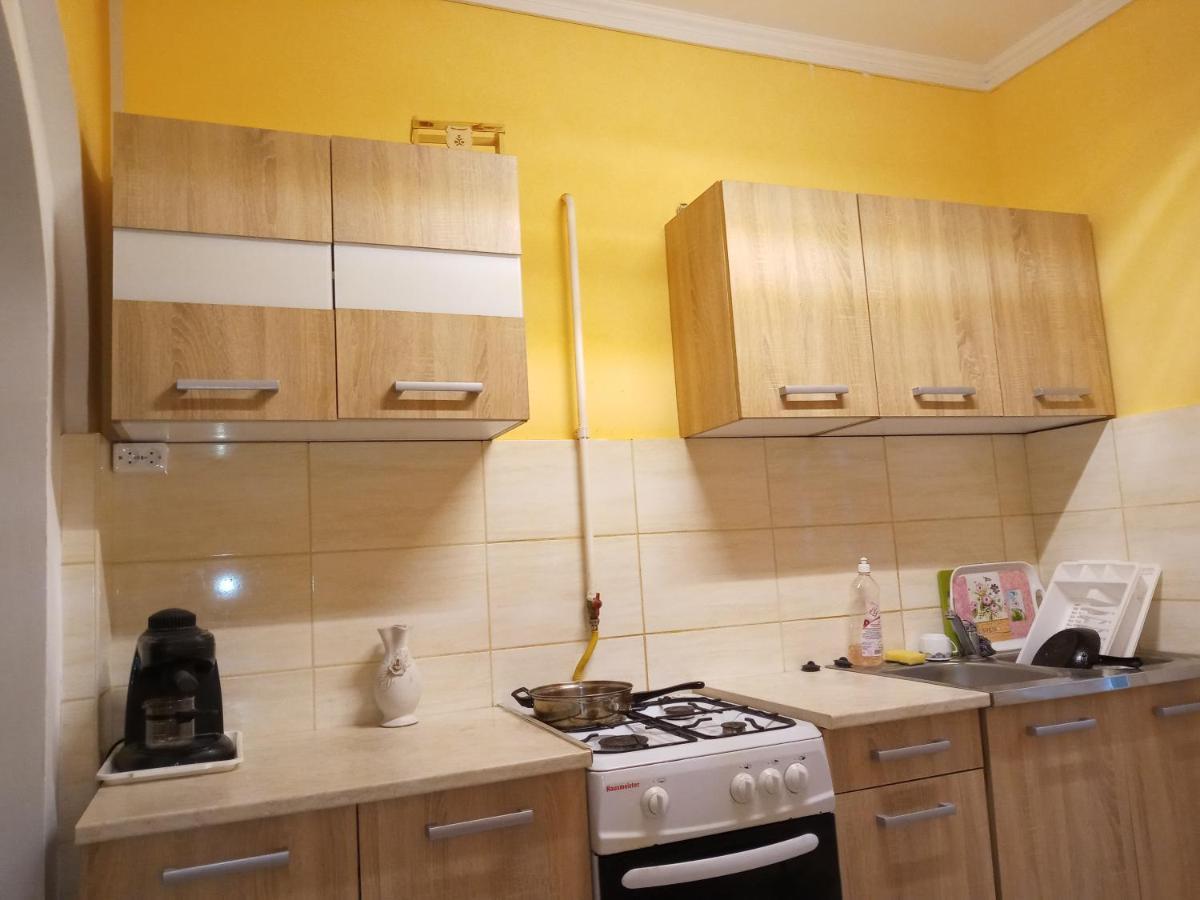Napsugar Apartmanhaz Balatonlelle Exterior photo