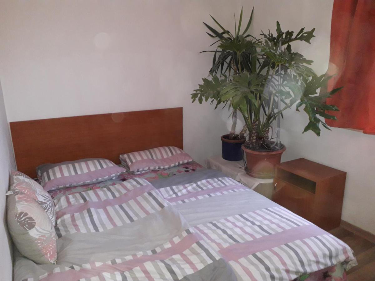 Napsugar Apartmanhaz Balatonlelle Exterior photo