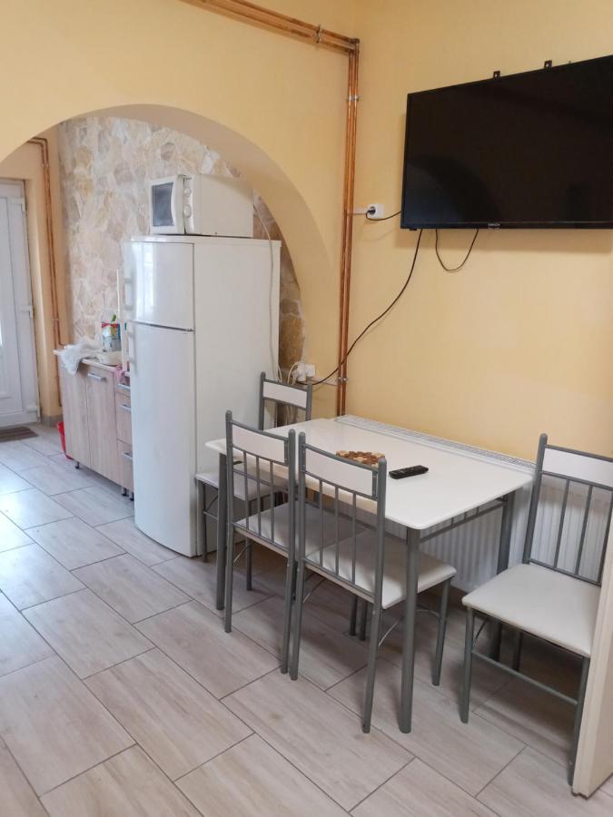 Napsugar Apartmanhaz Balatonlelle Exterior photo