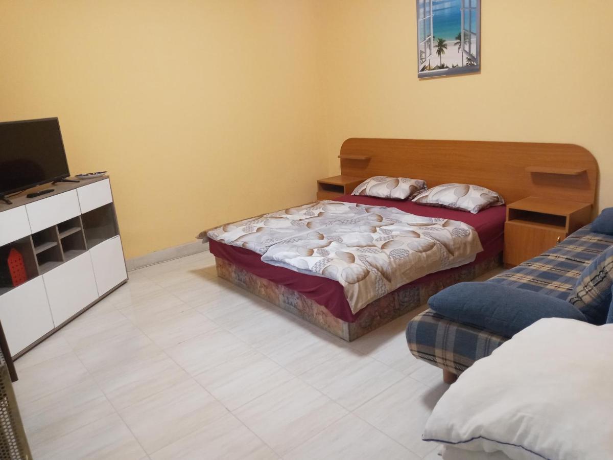 Napsugar Apartmanhaz Balatonlelle Exterior photo
