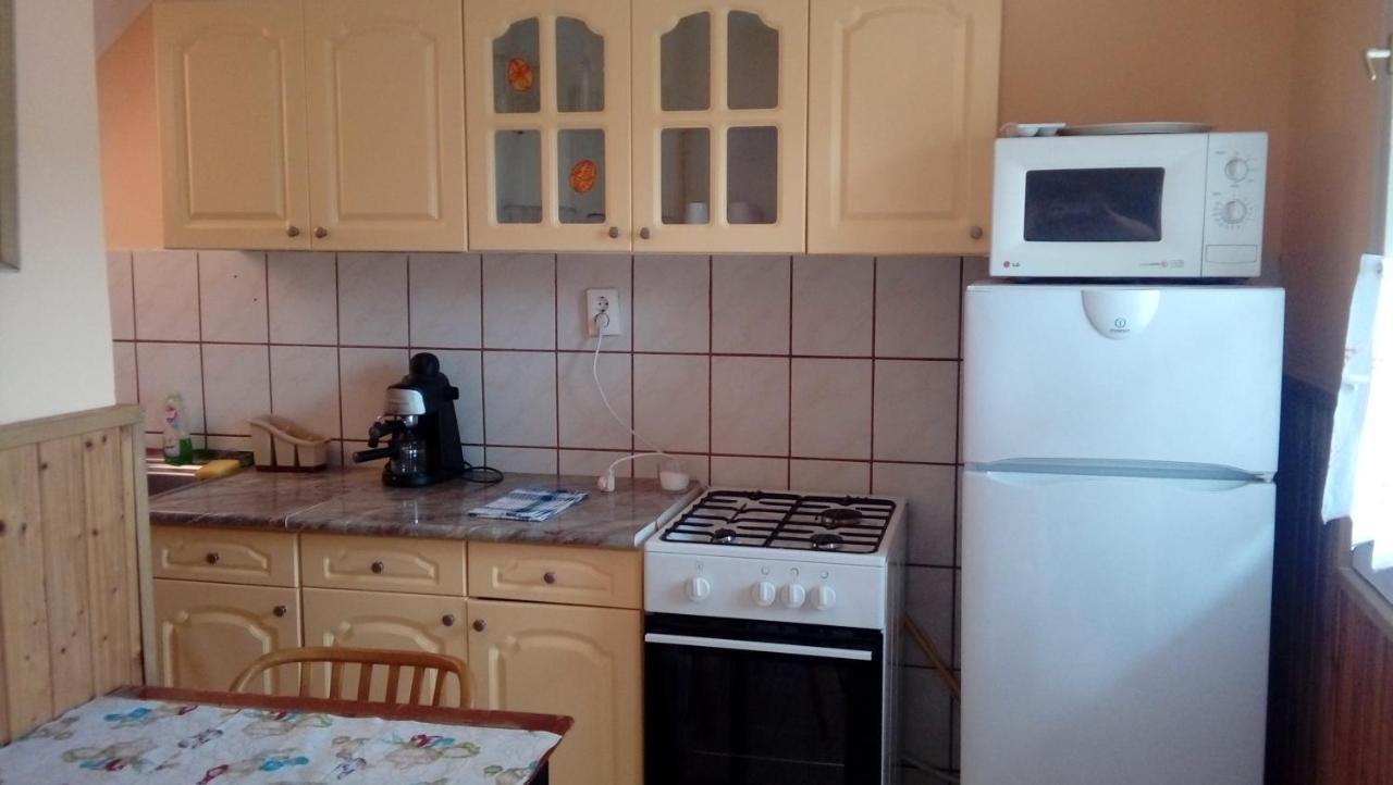 Napsugar Apartmanhaz Balatonlelle Exterior photo